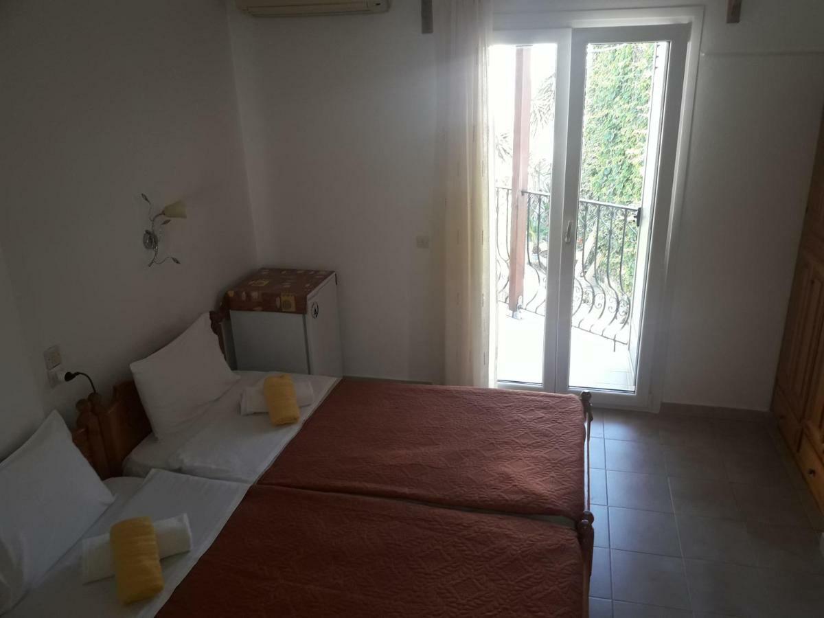 Pension Nikolas Skiathos Town Exterior photo